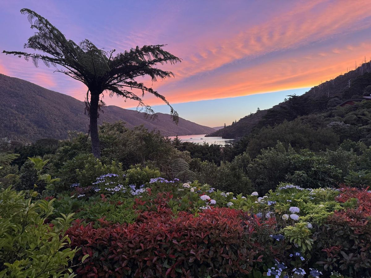 Endeavour%20inlet%20sunset%20horizontal